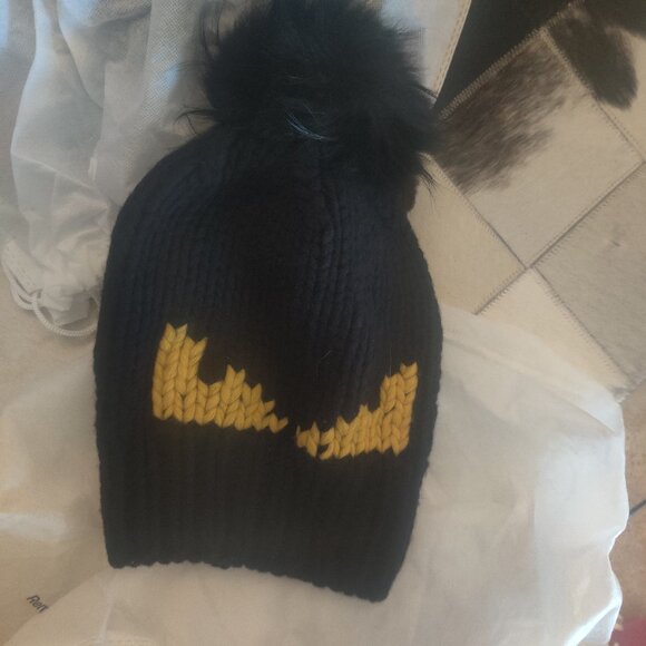 fENDI MONSTER EYES KNIT FUR HAT BEANIE OS New - Picture 4 of 5